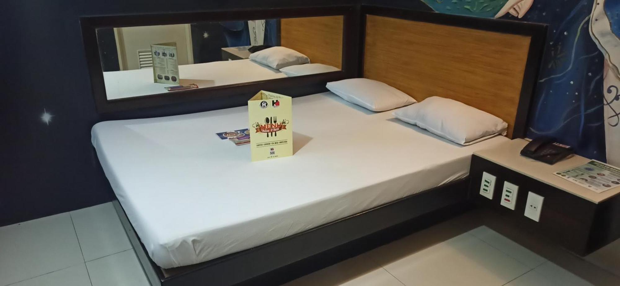 Harts Hotel-Кесон-Сити Экстерьер фото